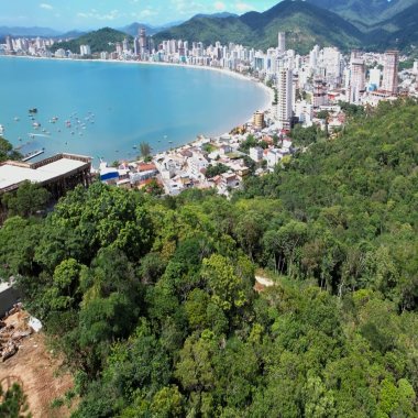Terreno para venda de 974,00m² em Canto da Praia, Itapema/SC. Terreno para venda de 974,00m² em Canto da Praia, Itapema/SC.