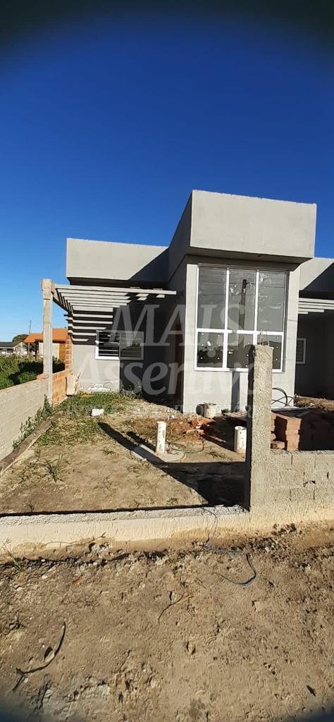 Casa à venda com 2 quartos, 70m² - Foto 2