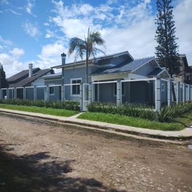 Excelente casa a venda em Tramandaí - 3 dormitórios, 2 vagas de garagem Excelente casa a venda em Tramandaí - 3 dormitórios, 2 vagas de garagem