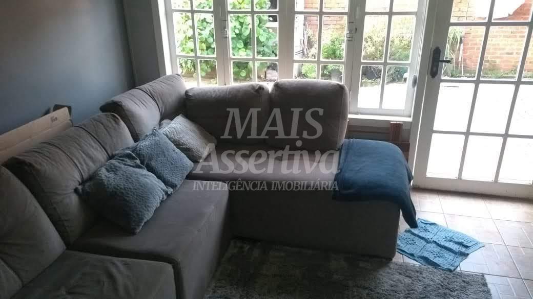 Casa à venda com 3 quartos, 61m² - Foto 2