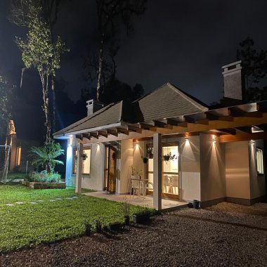 Excelente casa à venda na Serra Gaúcha, no município de Gramado/RS-3 dormitórios Excelente casa à venda na Serra Gaúcha, no município de Gramado/RS-3 dormitórios
