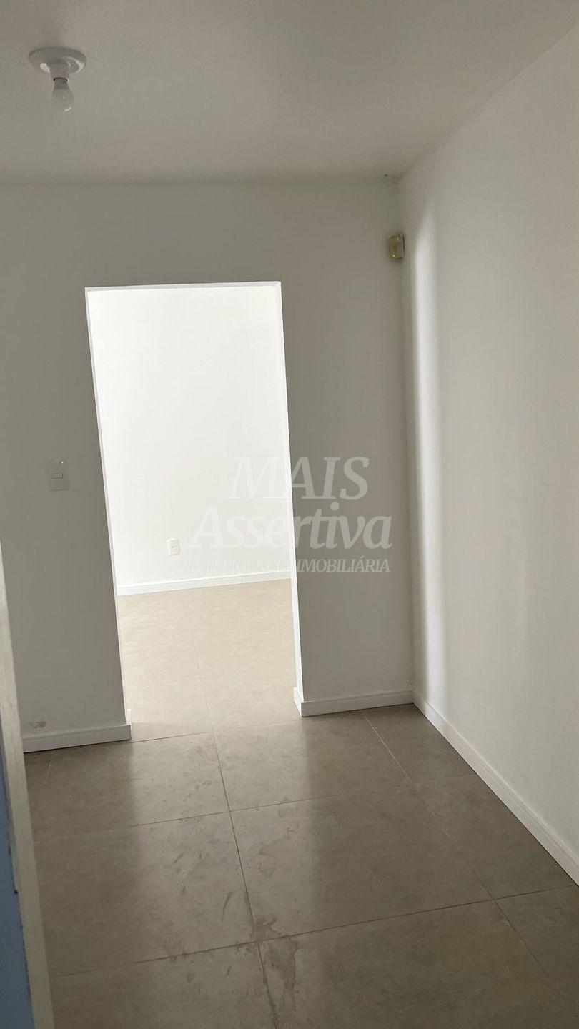 Casa à venda com 2 quartos, 110m² - Foto 3