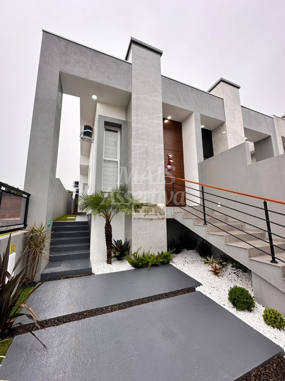 Casa à venda com 2 quartos, 63m² - Foto 1
