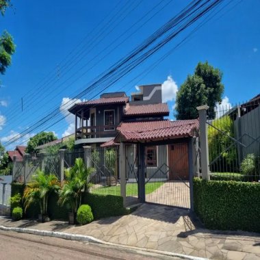 Excelente Sobrado à venda no bairro Nossa Sra. das Graças em Canoas - 2 Vagas Excelente Sobrado à venda no bairro Nossa Sra. das Graças em Canoas - 2 Vagas