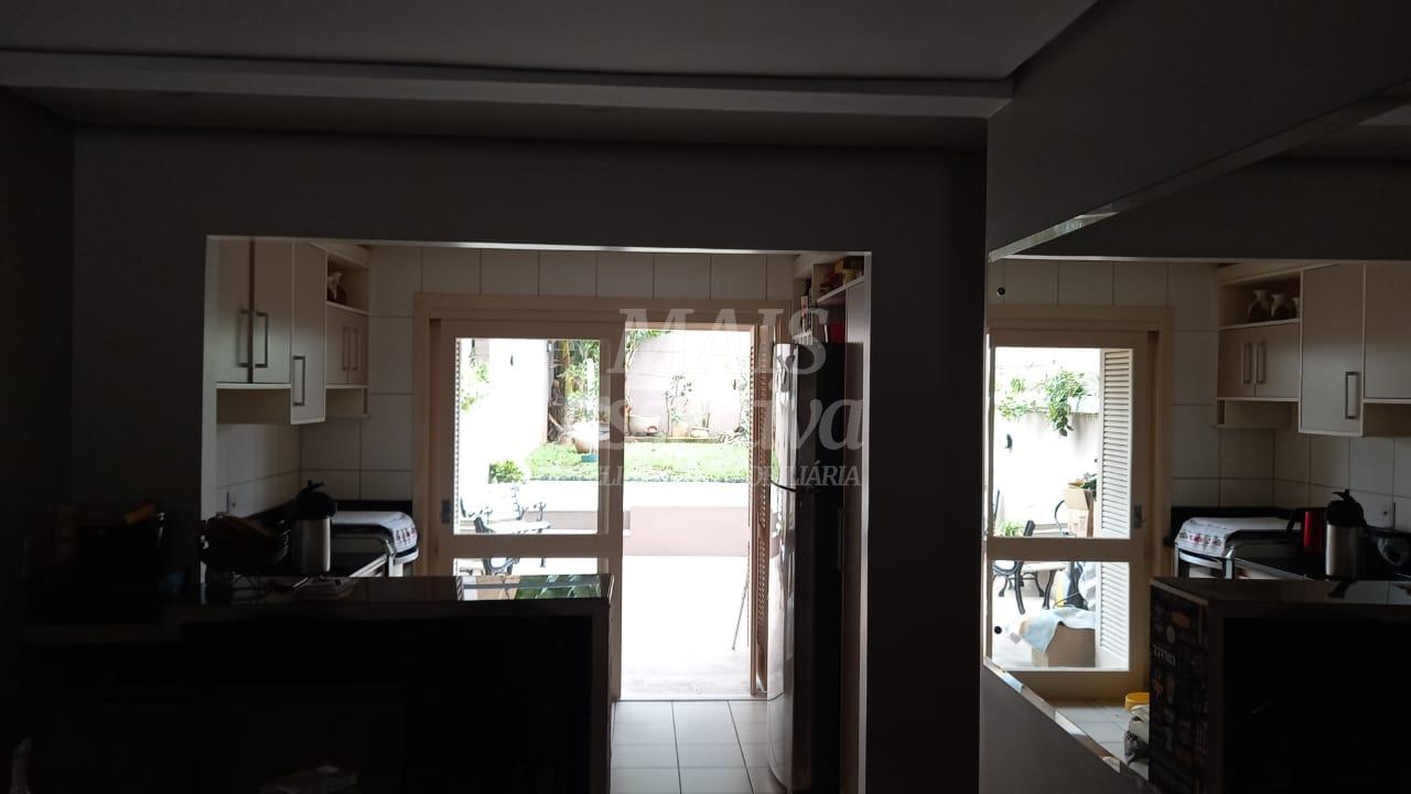 Casa à venda com 3 quartos, 163m² - Foto 8