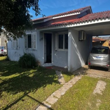 Ótima casa à venda em Tramandaí/RS - 3 dormitórios, piscina e 2 vagas Ótima casa à venda em Tramandaí/RS - 3 dormitórios, piscina e 2 vagas