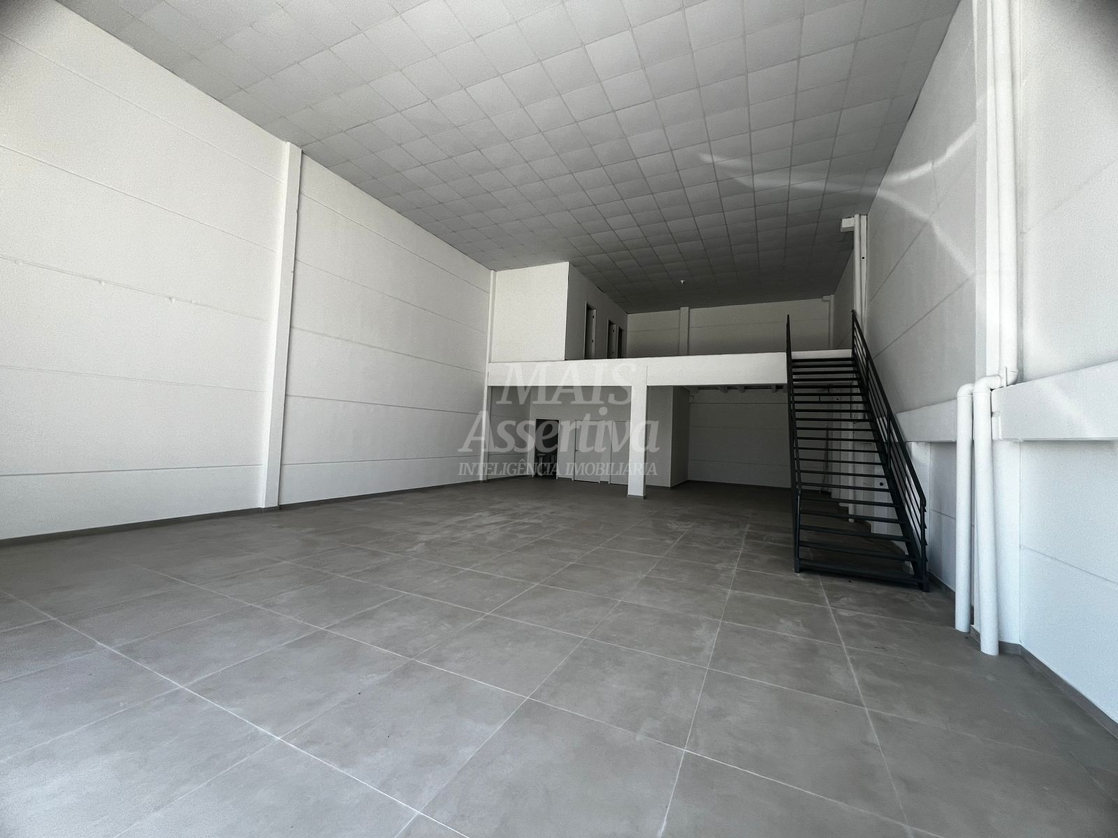 Prédio Inteiro para alugar, 243m² - Foto 1