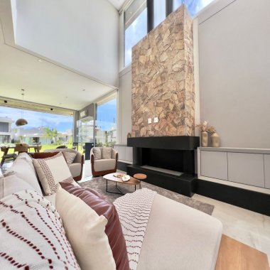 Casa mobiliada e decorada 05 suítes para venda em Capão da Canoa Casa mobiliada e decorada 05 suítes para venda em Capão da Canoa