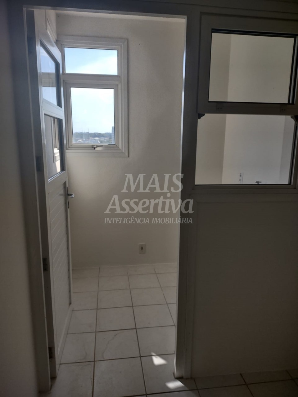 Apartamento à venda com 2 quartos, 64m² - Foto 14