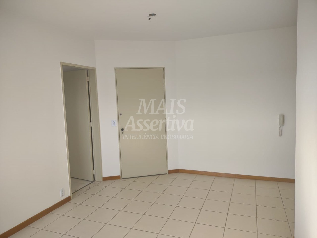 Apartamento à venda com 2 quartos, 64m² - Foto 2