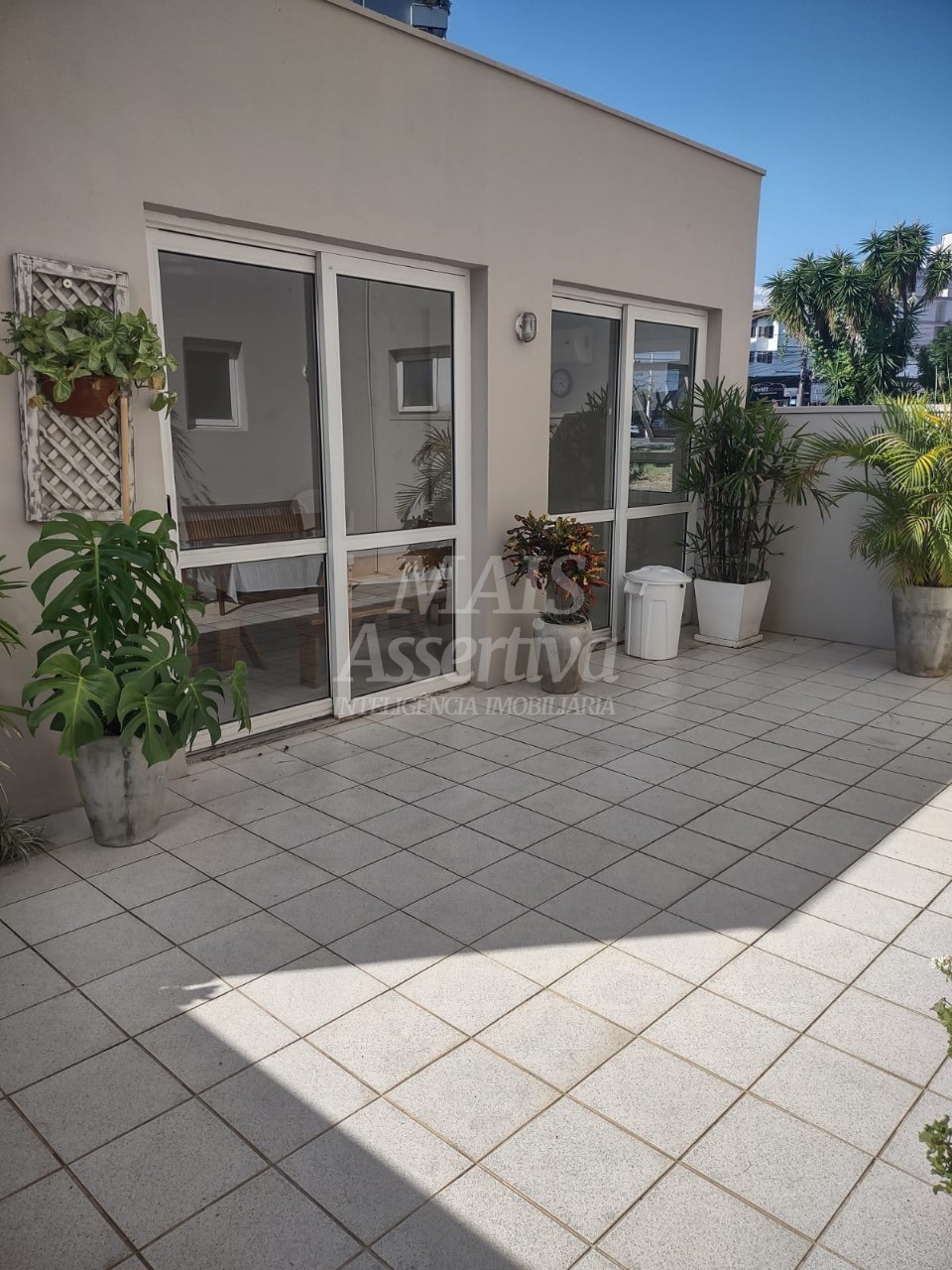 Apartamento à venda com 2 quartos, 64m² - Foto 27