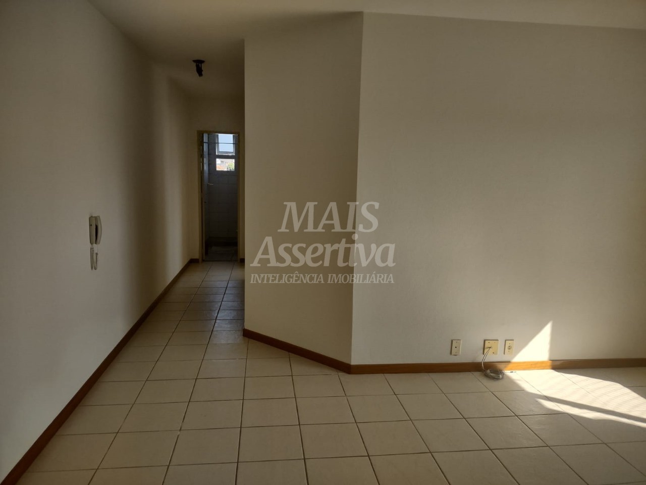 Apartamento à venda com 2 quartos, 64m² - Foto 4