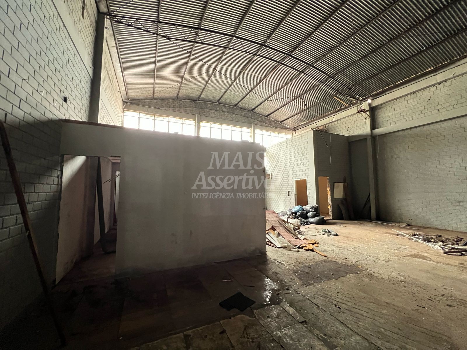 Prédio Inteiro para alugar, 300m² - Foto 5
