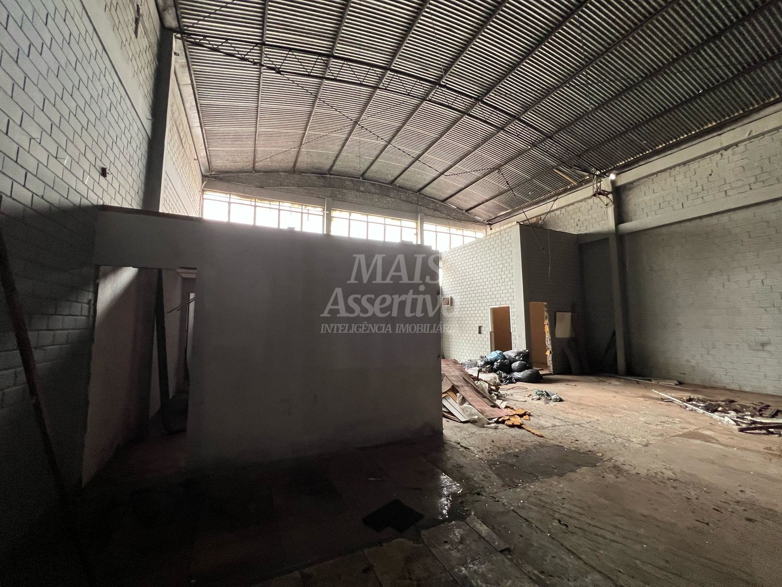 Prédio Inteiro para alugar, 300m² - Foto 6