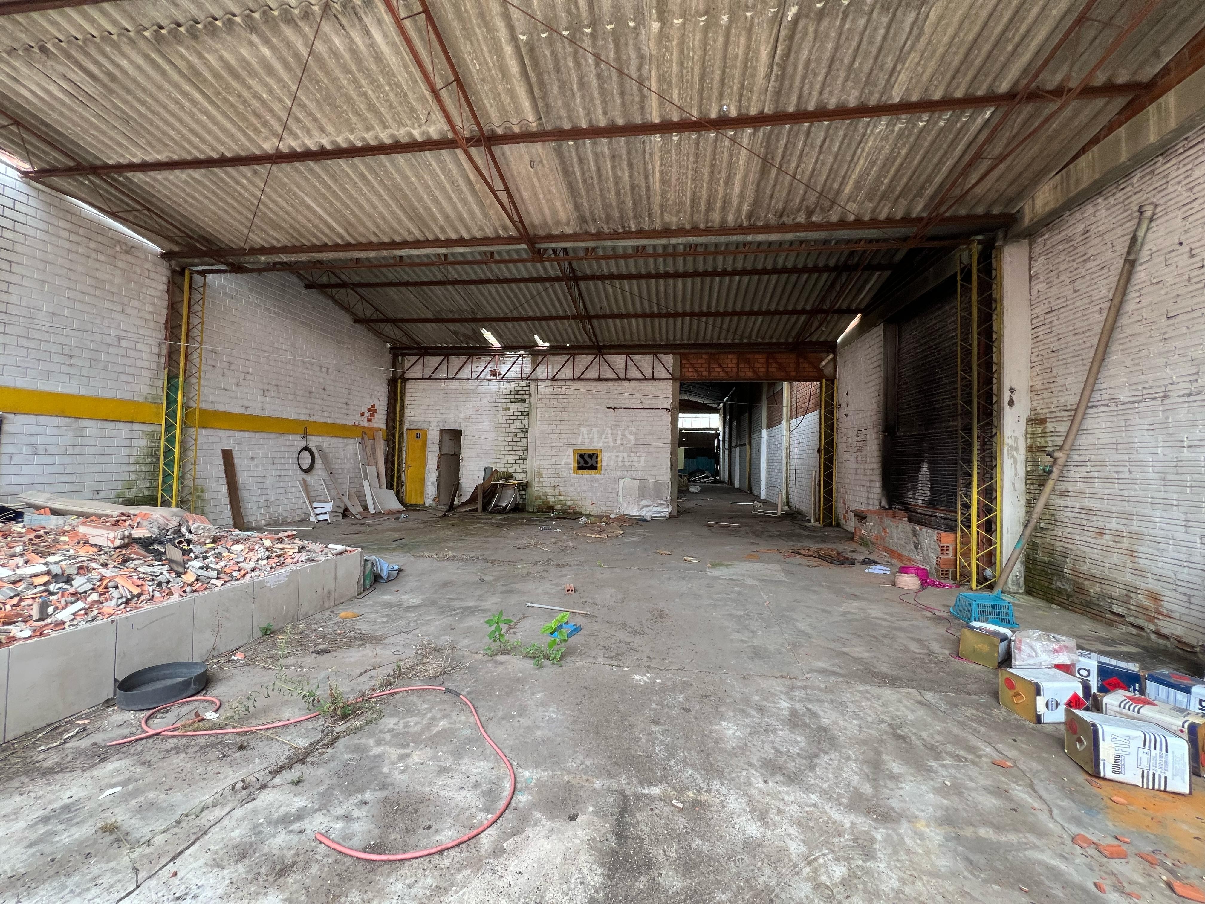 Prédio Inteiro para alugar, 700m² - Foto 2