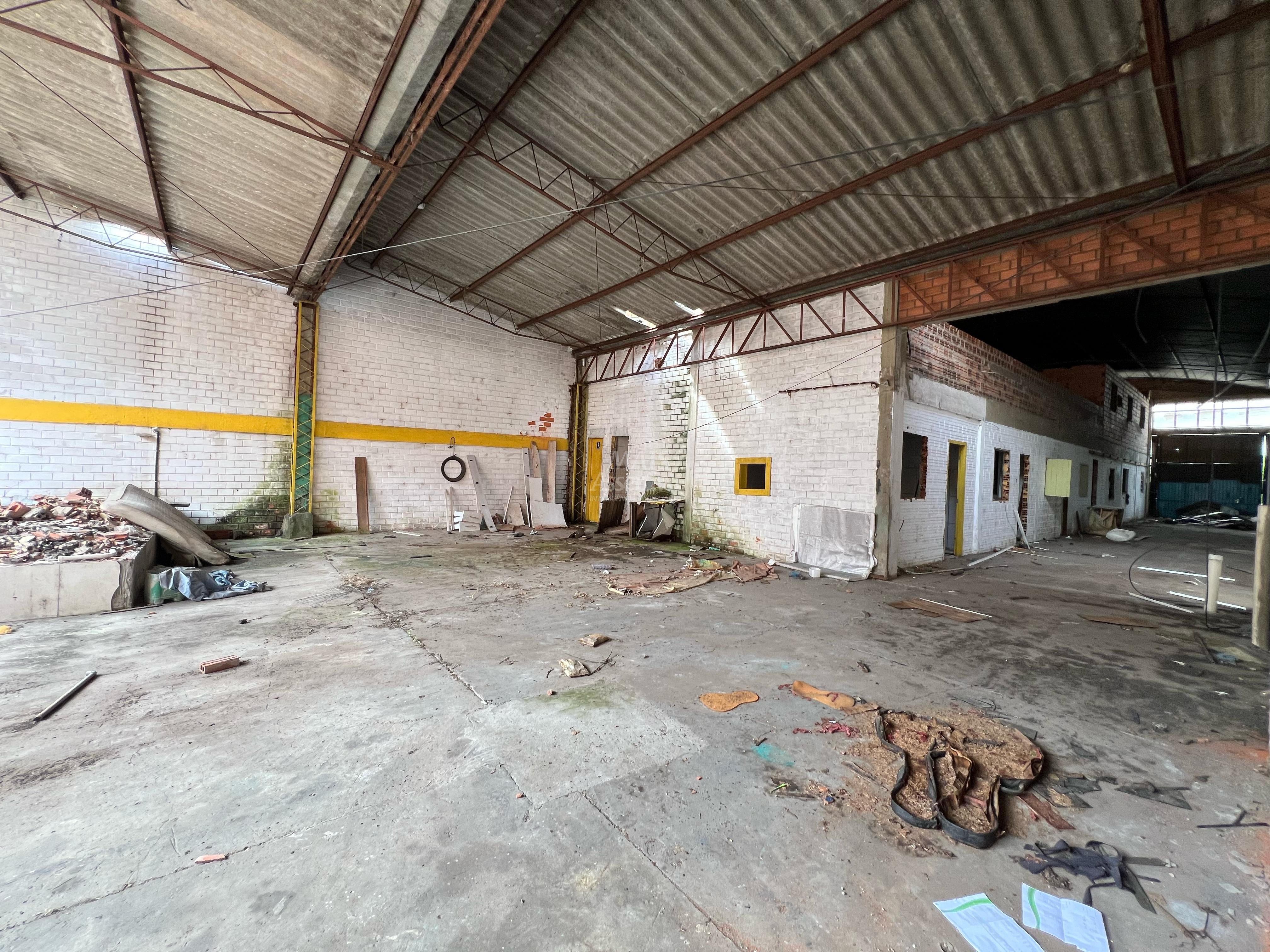 Prédio Inteiro para alugar, 700m² - Foto 3