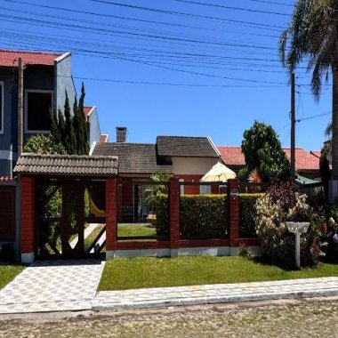 Excelente casa mobiliada 03 dormitórios para venda Centro de Imbé Excelente casa mobiliada 03 dormitórios para venda Centro de Imbé