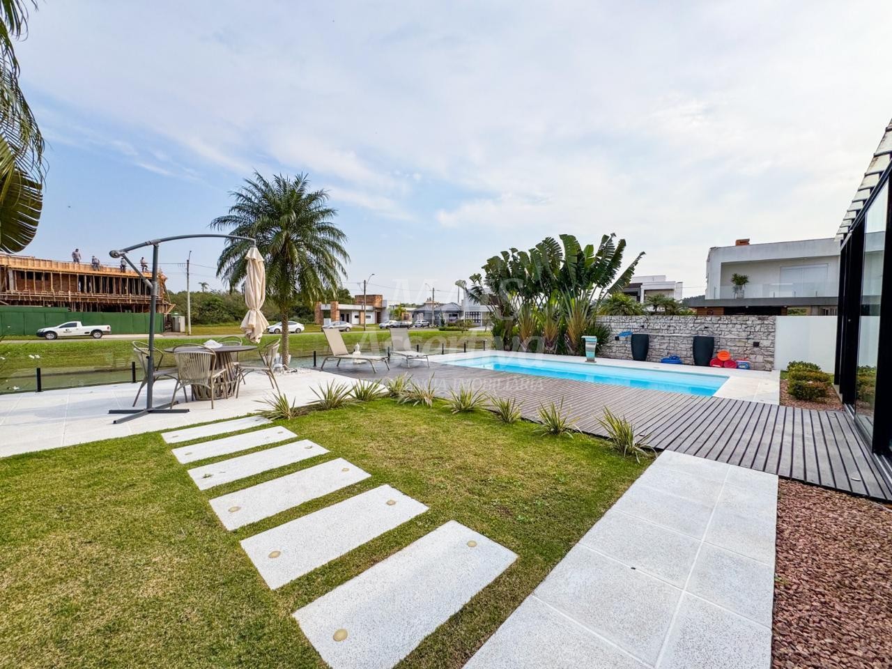 Casa para alugar com 3 quartos, 373m² - Foto 25