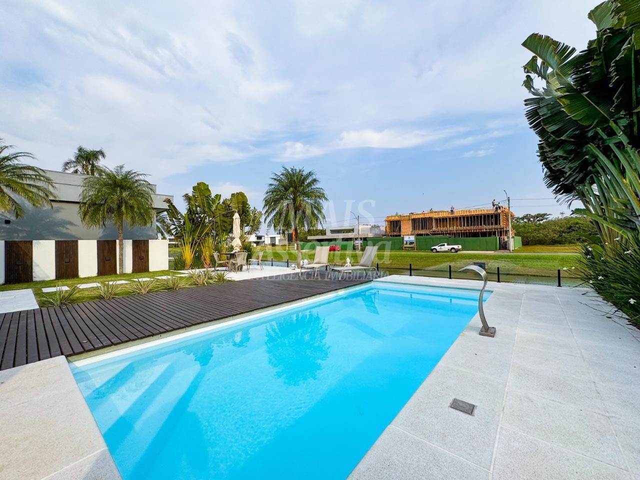 Casa para alugar com 3 quartos, 373m² - Foto 27