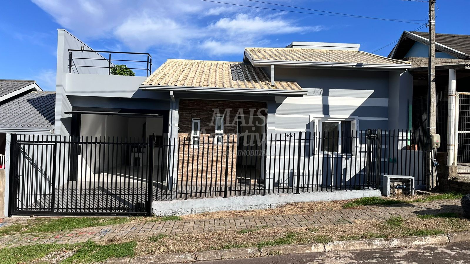 Casa à venda com 2 quartos, 80m² - Foto 2