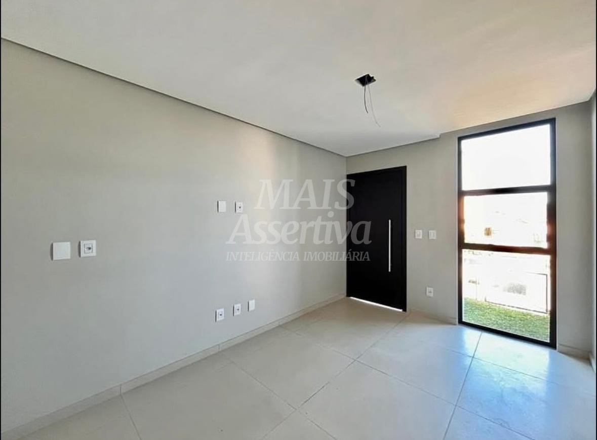 Casa à venda com 3 quartos, 83m² - Foto 3