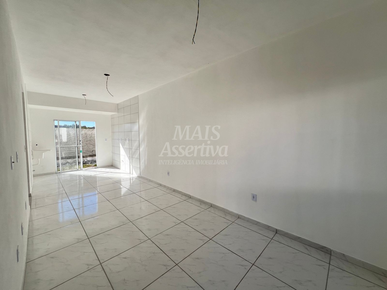Casa para alugar com 2 quartos, 50m² - Foto 3