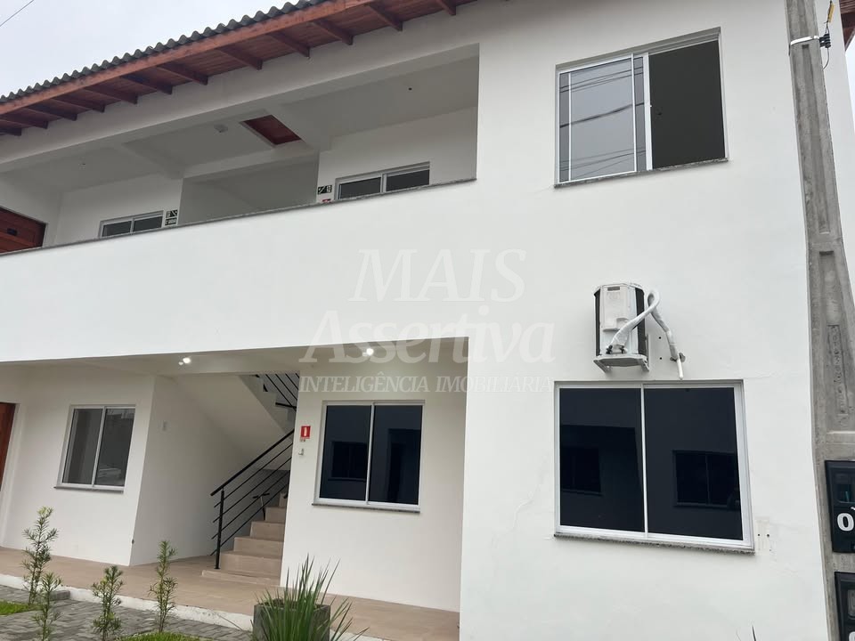 Casa para alugar com 2 quartos, 50m² - Foto 2
