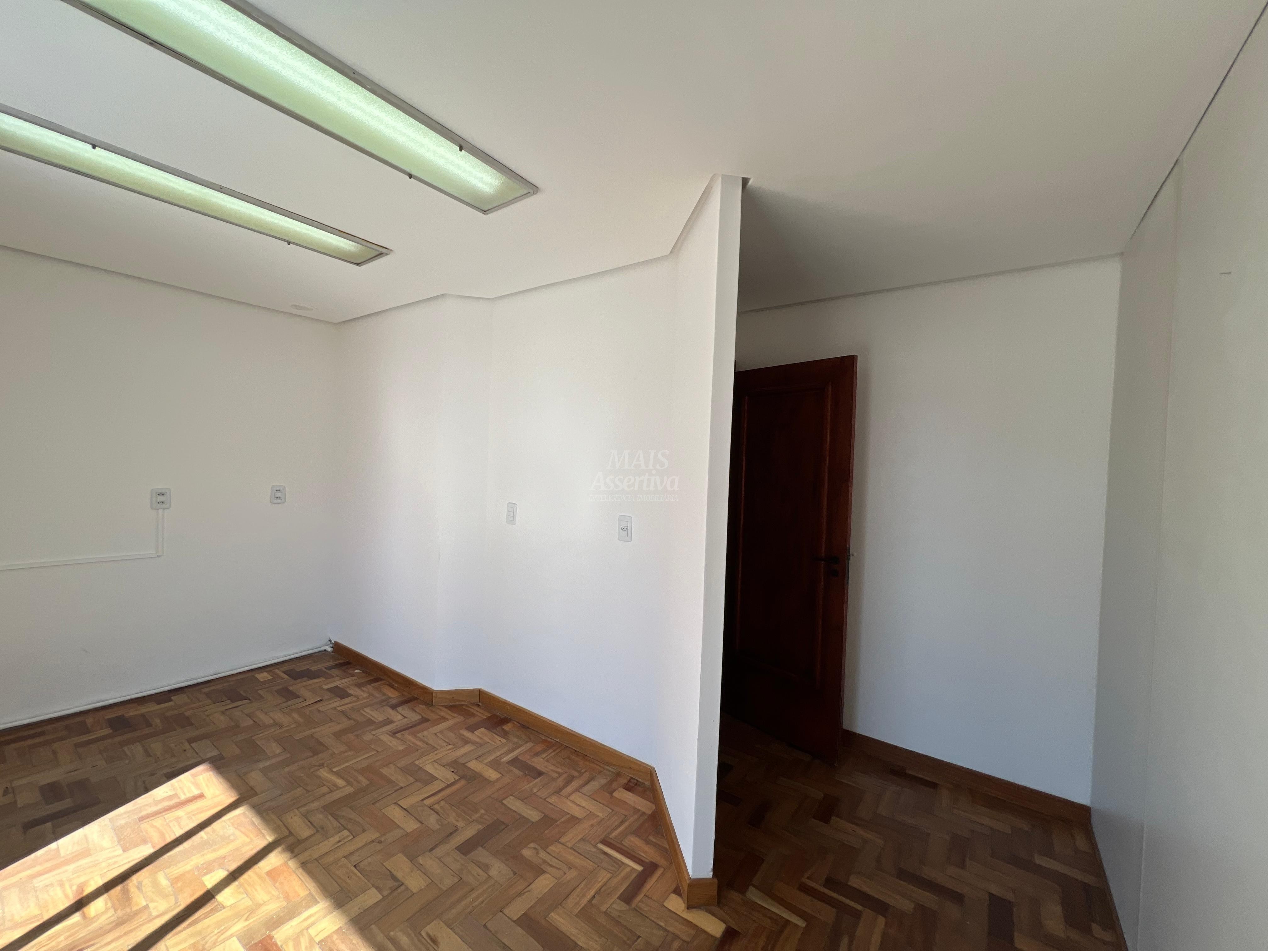 Conjunto Comercial-Sala para alugar com 5 quartos, 107m² - Foto 14