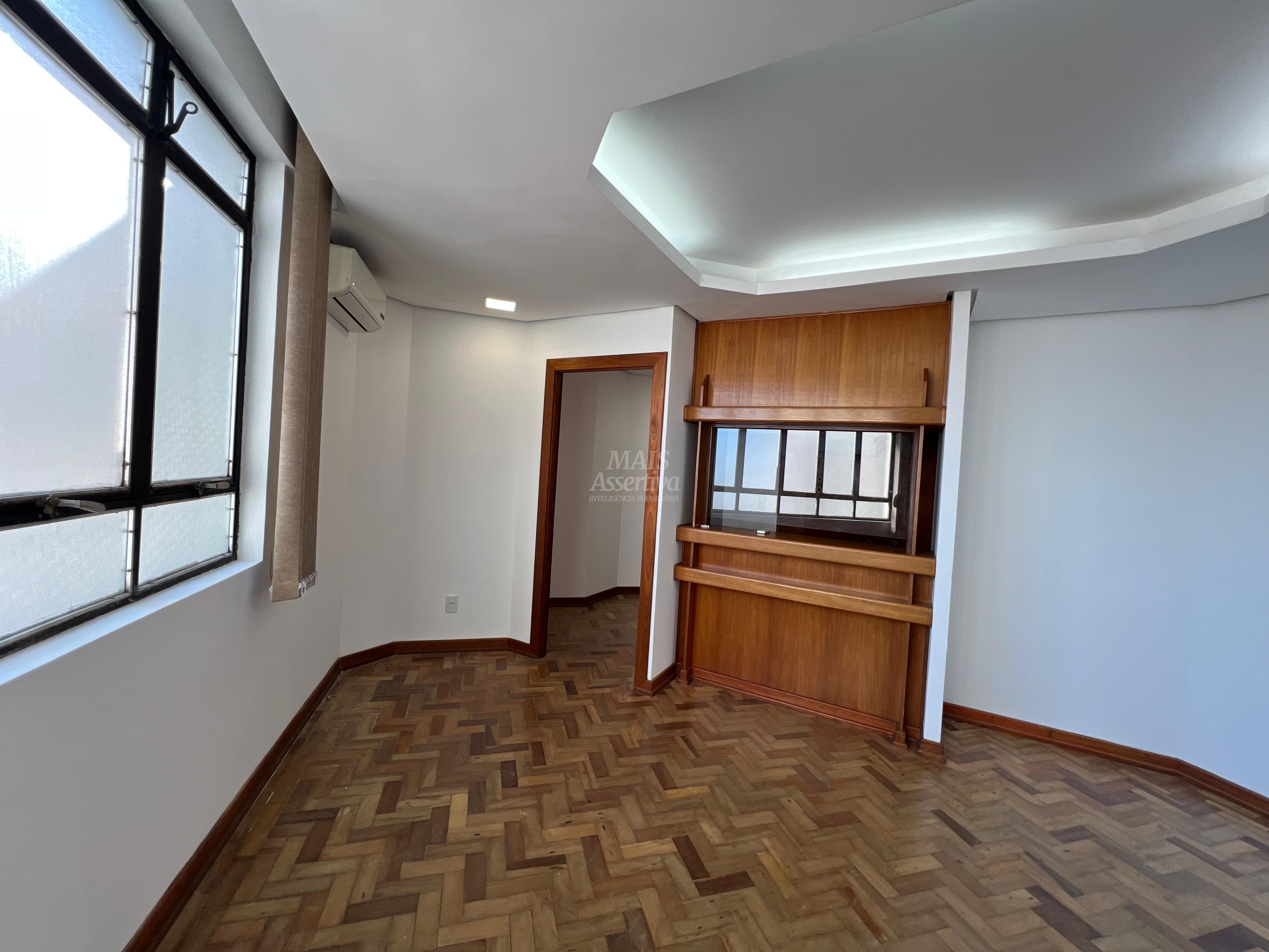 Conjunto Comercial-Sala para alugar com 5 quartos, 107m² - Foto 2