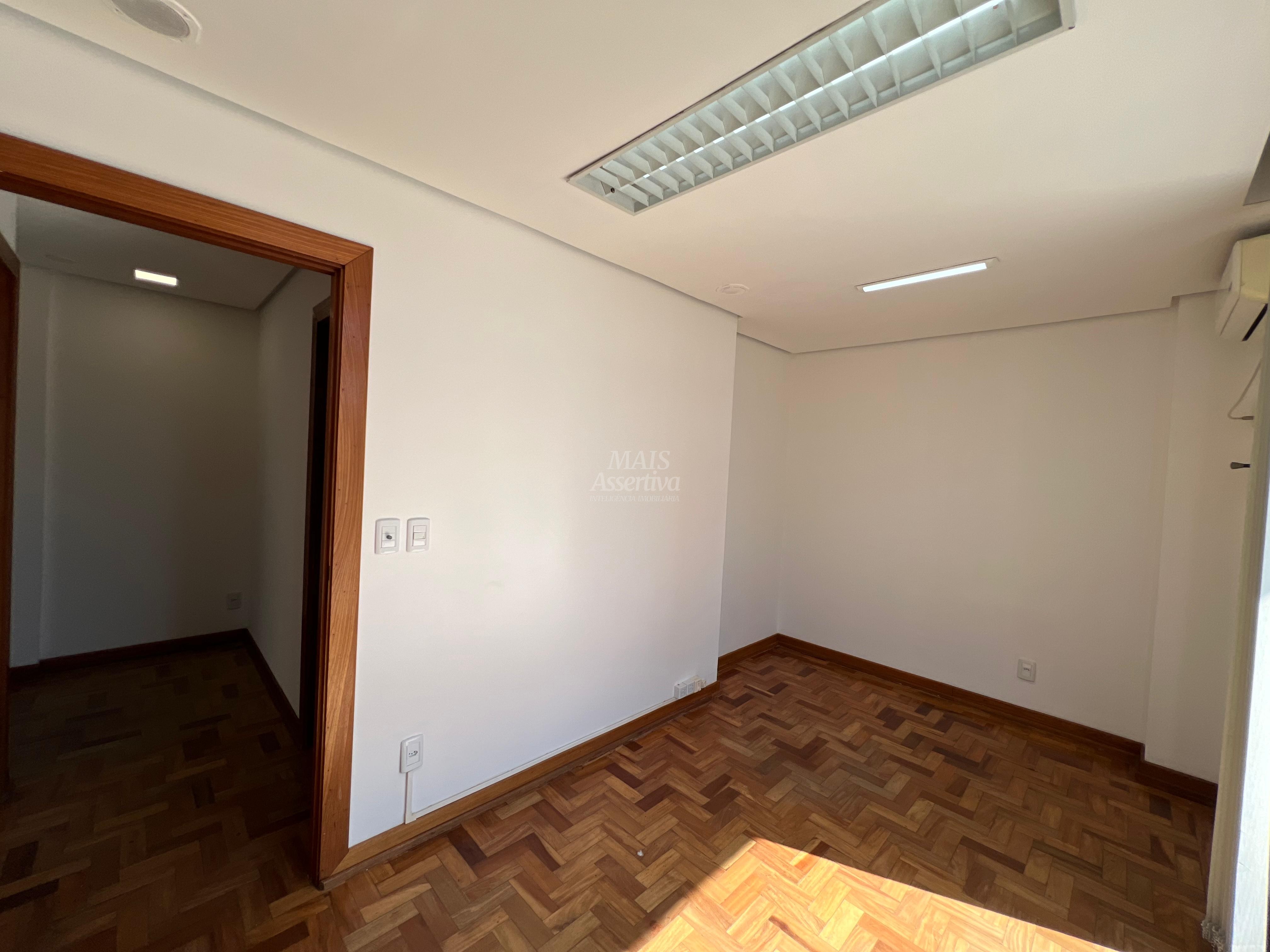 Conjunto Comercial-Sala para alugar com 5 quartos, 107m² - Foto 20