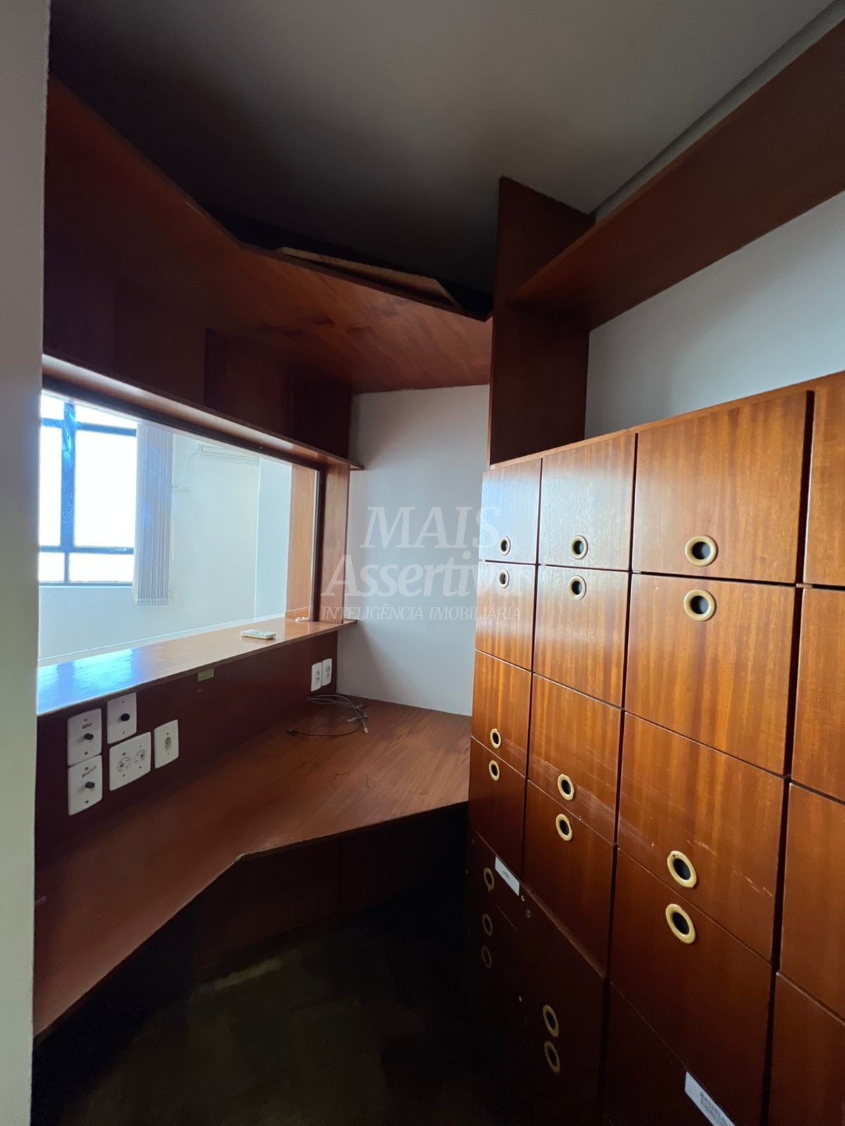 Conjunto Comercial-Sala para alugar com 5 quartos, 107m² - Foto 4