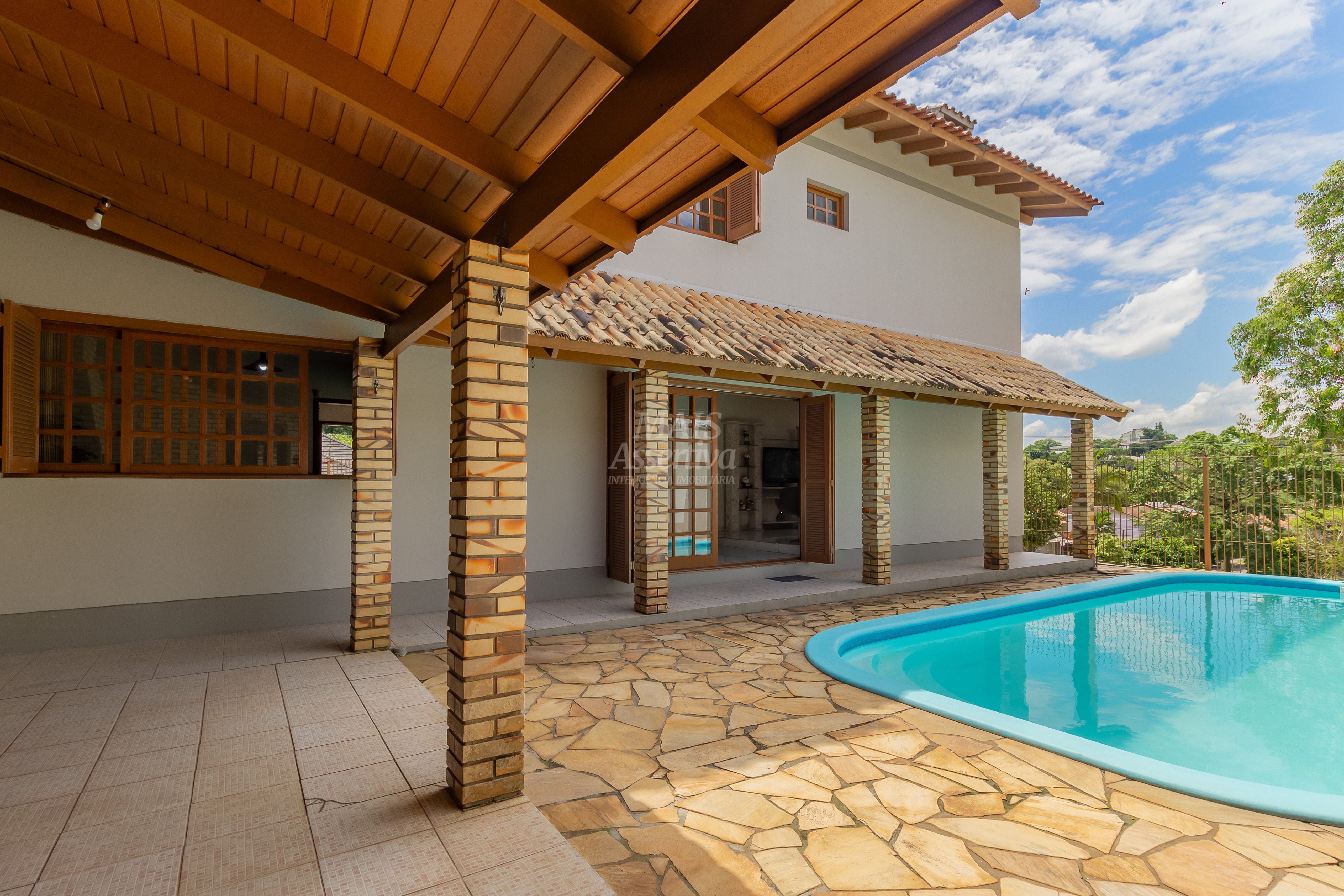 Casa, 4 quartos, 344 m² - Foto 1