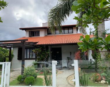 Residência mobiliada para venda em Garopaba/SC. Residência mobiliada para venda em Garopaba/SC.