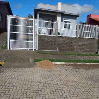 Excelente casa semi-mobiliada em Araricá/RS - 2 Dormitórios Excelente casa semi-mobiliada em Araricá/RS - 2 Dormitórios