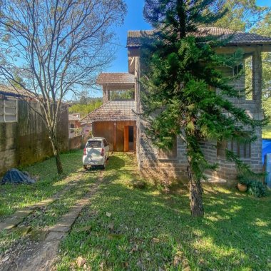 Ótima casa a venda em São João Batista, São Leopoldo/RS - 4 Dormitórios Ótima casa a venda em São João Batista, São Leopoldo/RS - 4 Dormitórios
