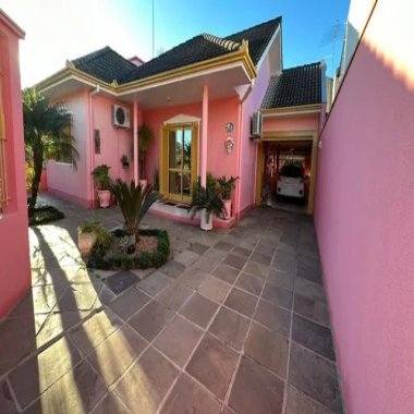 Ótima casa a venda localizada no bairro Centro em Campo Bom/RS - 3 Dormitórios Ótima casa a venda localizada no bairro Centro em Campo Bom/RS - 3 Dormitórios
