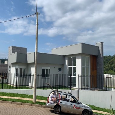 Excelente casa para venda, bairro Metzler em Campo Bom - 3 Dormitórios Excelente casa para venda, bairro Metzler em Campo Bom - 3 Dormitórios