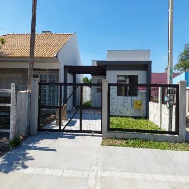 Excelente casa à venda em Capão Novo a 5 quadras do mar