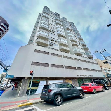 Apartamento de alto padrão à venda no Centro de Itajaí-SC