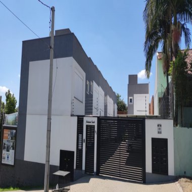 Ótimo Sobrado a venda no bairro Industrial em Novo Hamburgo/RS Ótimo Sobrado a venda no bairro Industrial em Novo Hamburgo/RS